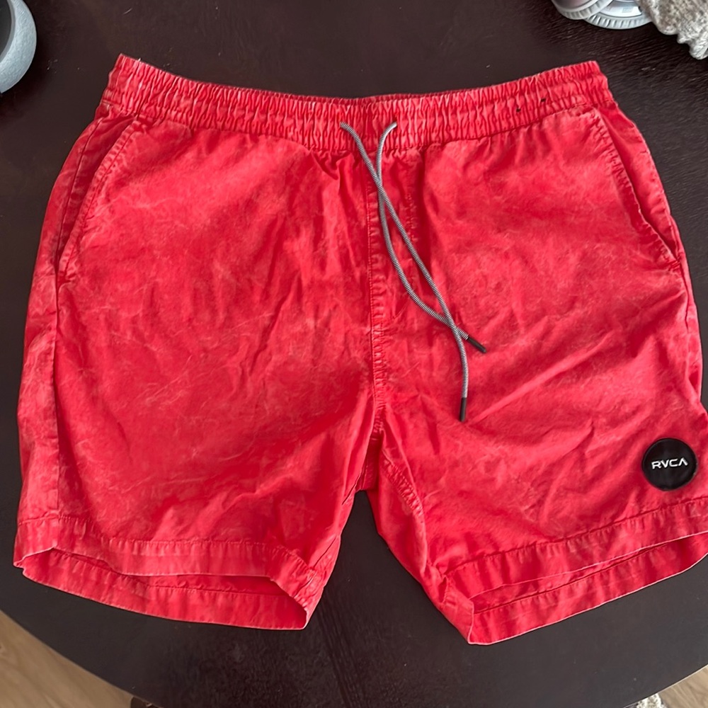 RVCA Men’s L, 70% cotton 30% nylon Everyday casual shorts, 7” inseam